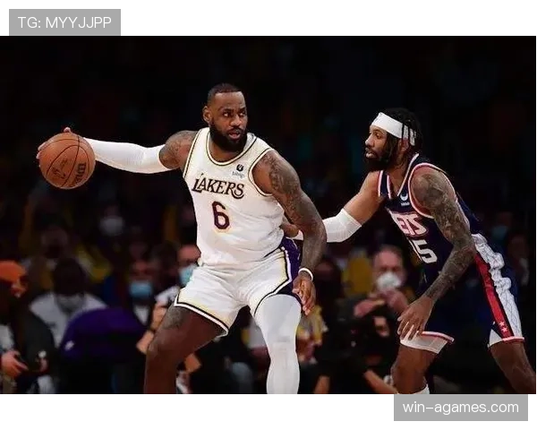 安东尼·戴维斯内线高效挡拆拉开防守空间提升关键得分