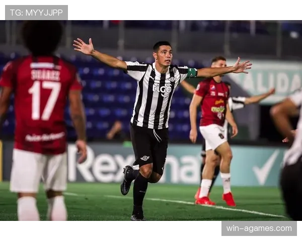 主导中场直塞撕防线本赛季较首轮更前插