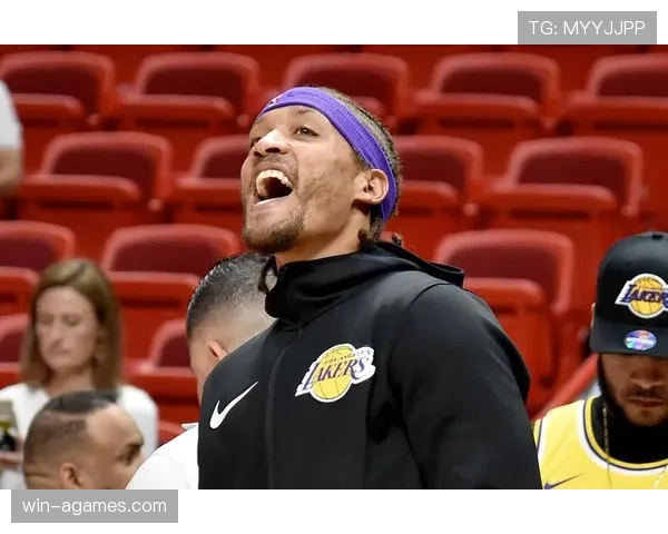 迈克尔·芬利无球跑动提升湖人锋线得分效率明显